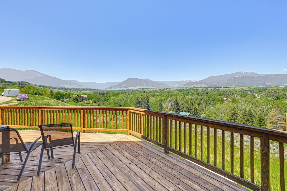 1 Mi to Dtwn Red Lodge: Mtn-view Cabin Getaway