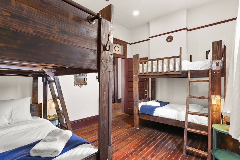 Site 61 Guesthouse