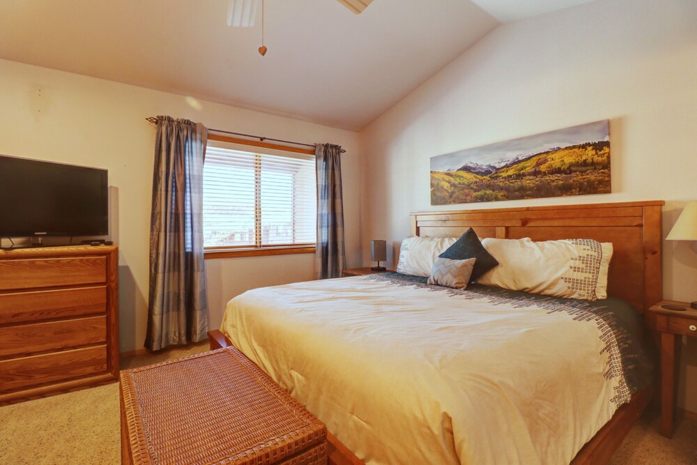 727b Meadow Creek 2 Bedroom Townhouse