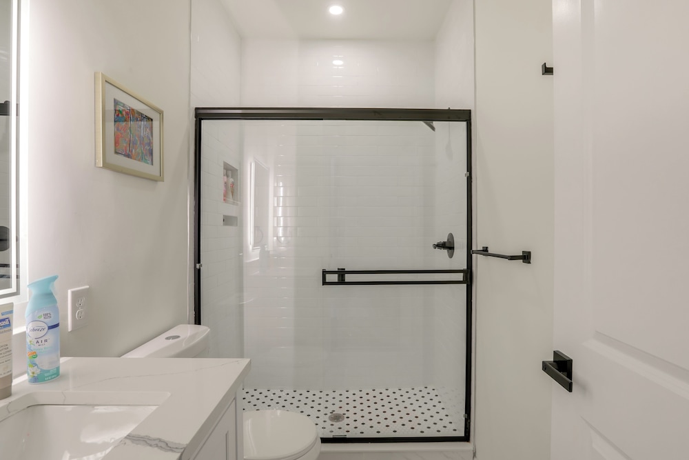 Penthouse Condo w/ Rooftop Deck in Philadelphia!