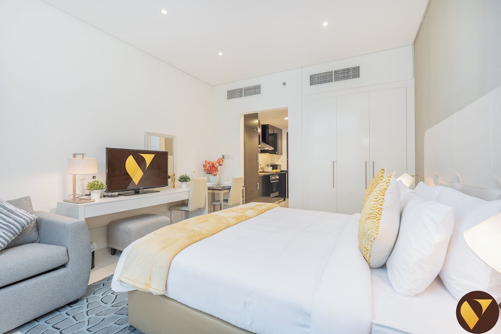 Damac Cour Jardin Pool & Gym Access