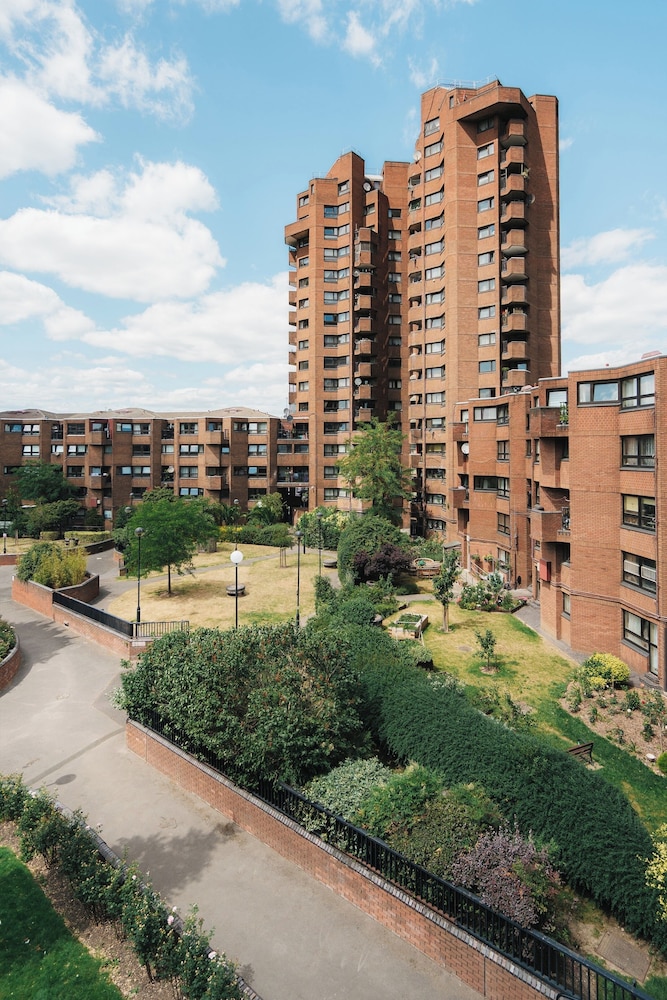 London Luxury Flat - Upper Whistler Walk