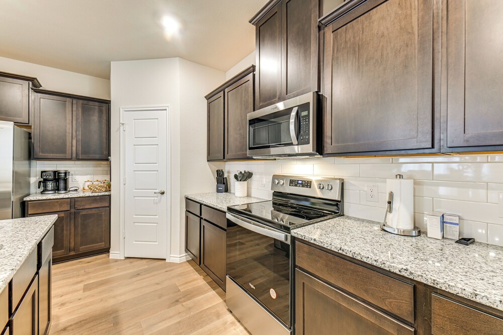 12 Mi to Dtwn Mckinney: Modern Gem w/ Patio & Yard
