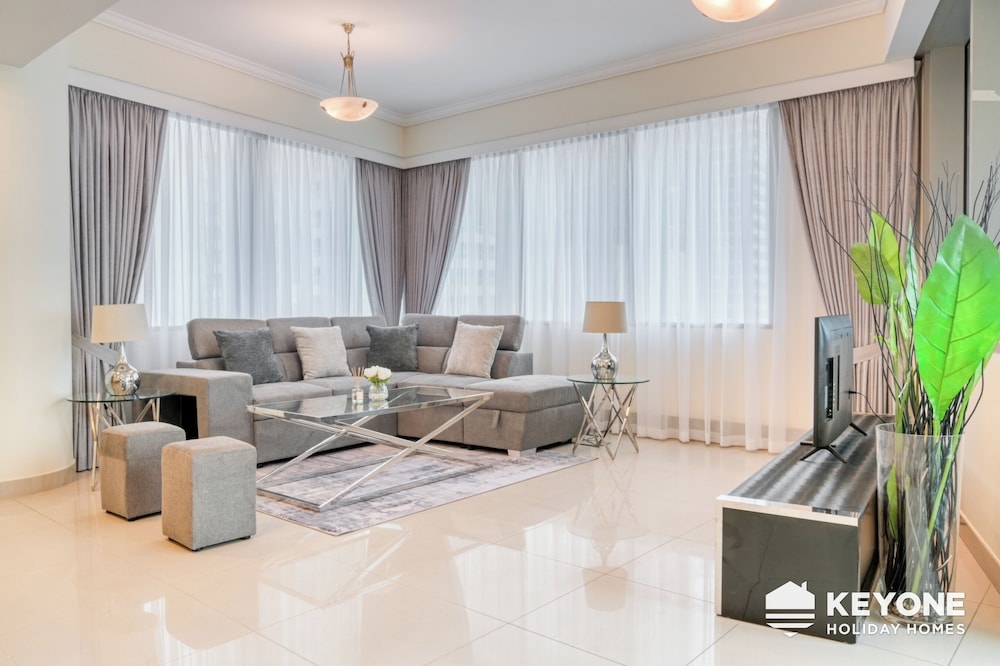 Captivating Sky & Sea Views in Two Bedroom Suite
