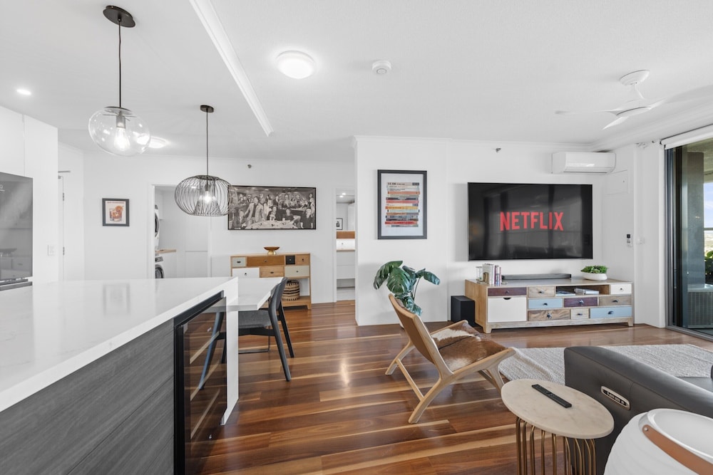 Stylish Brisbane City Stay With Bbq, Pool & Gym