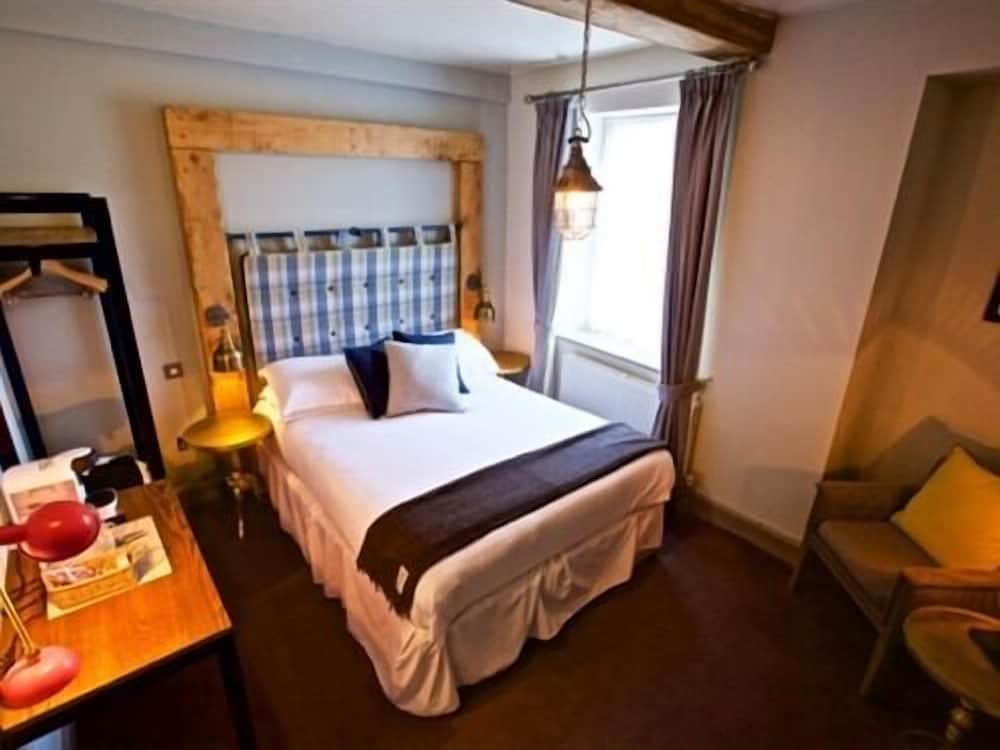 Woodstock Vacations - Woodstock Arms - Property Image 3