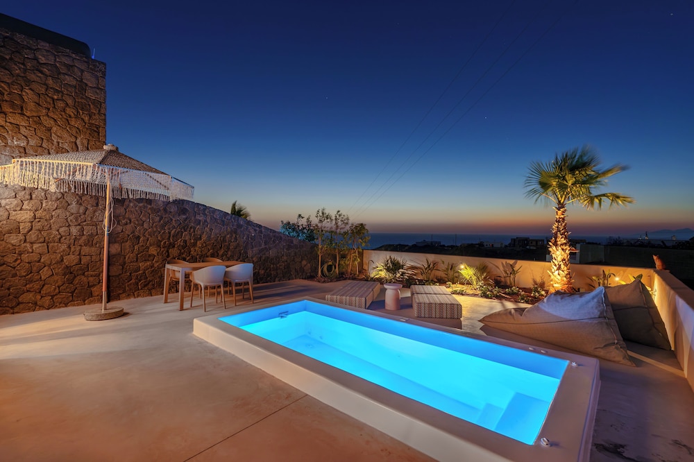 Halo Santorini- Living Experience view 4