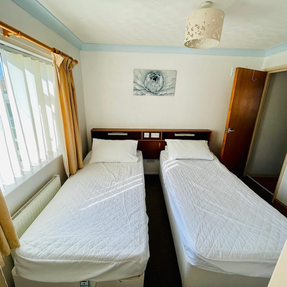 Lyndene Holiday Apartments
