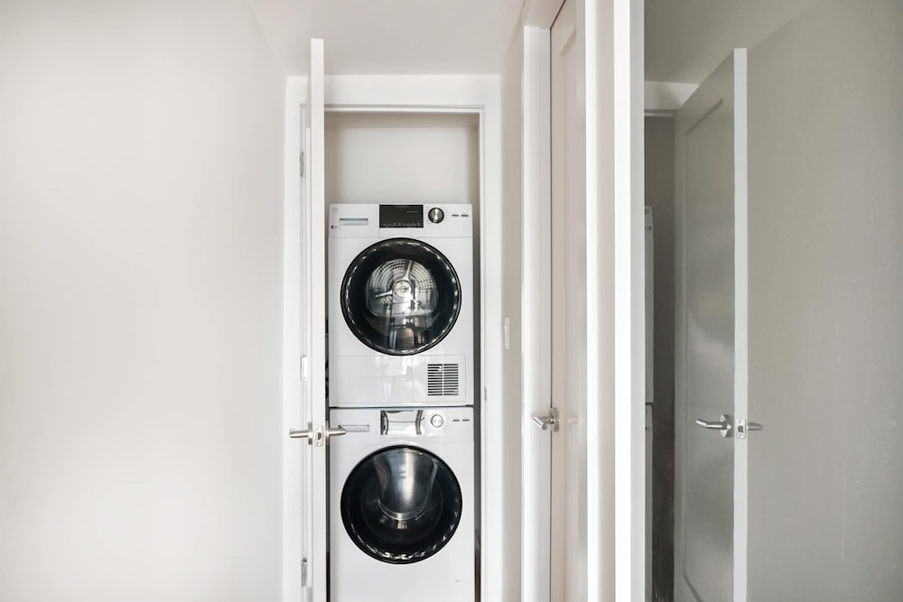 22-4a Sleek Modern 1BR Gramercy