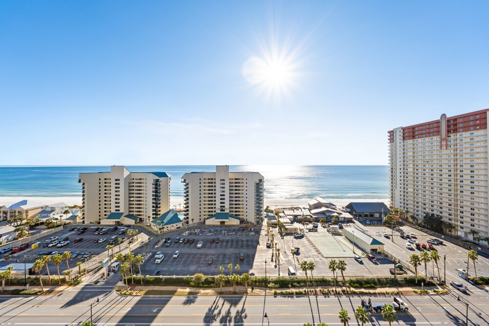 Laketown Wharf by Book That Condo