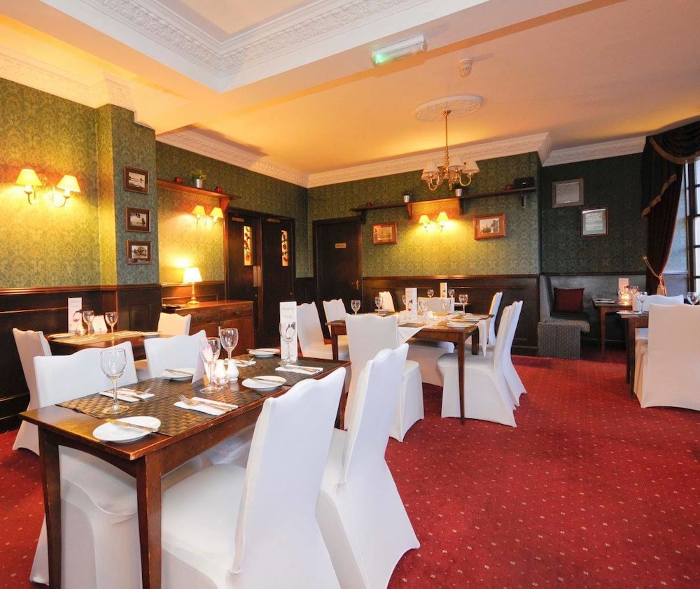 Dunfermline Vacations - Ferrybridge Hotel - Property Image 3