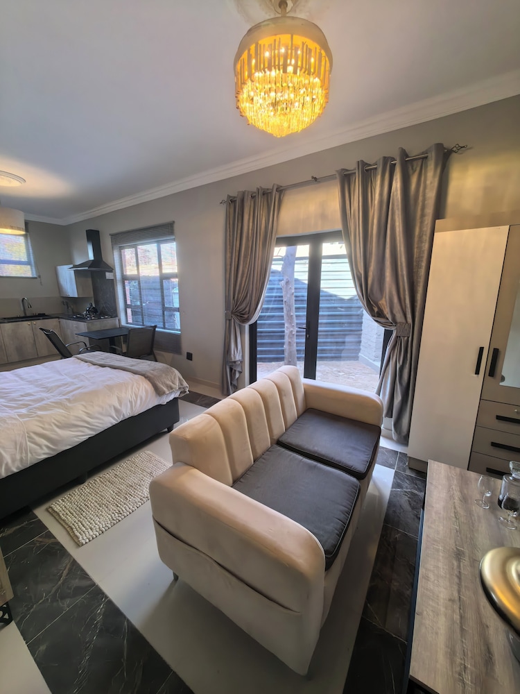 Bryanston Palms Accommodation