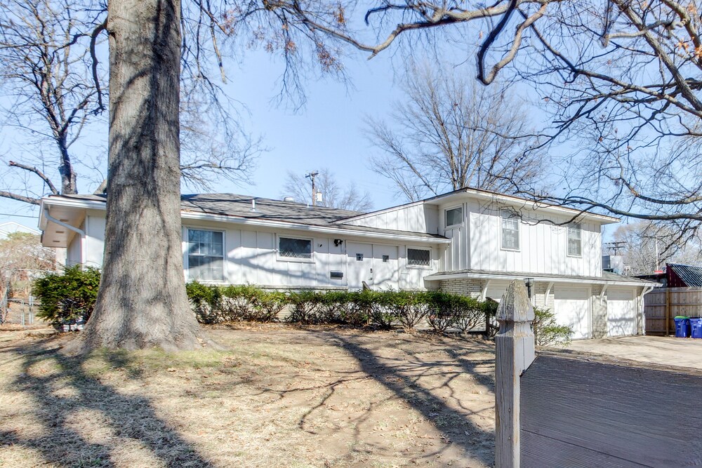 Pet-friendly Merriam Home < 2 Mi to Downtown! view 4