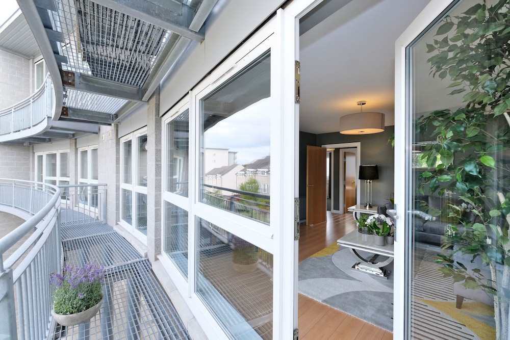 Bright and Spacious Home With a Balcony and City Views
