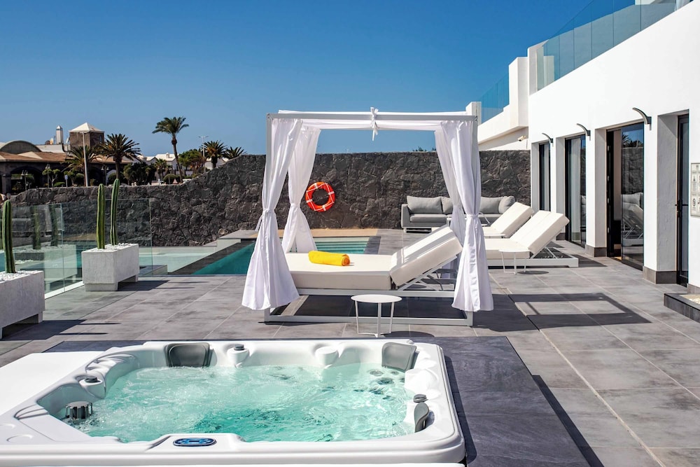 Villa Infinity