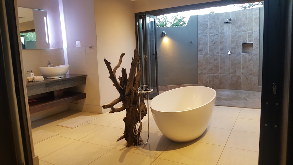 Morokolo Safari Lodge