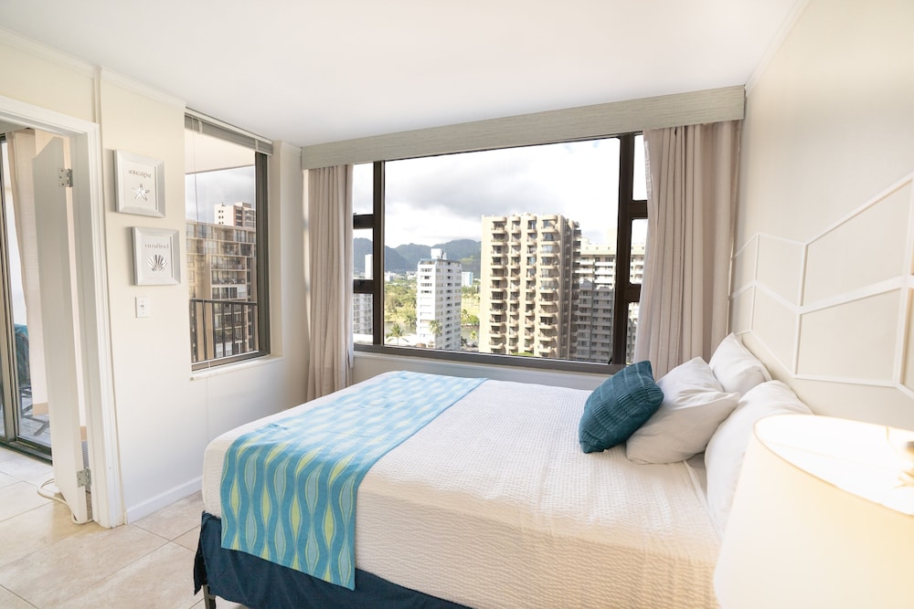 Tower 2 Suite 1207 1 Bedroom Condo
