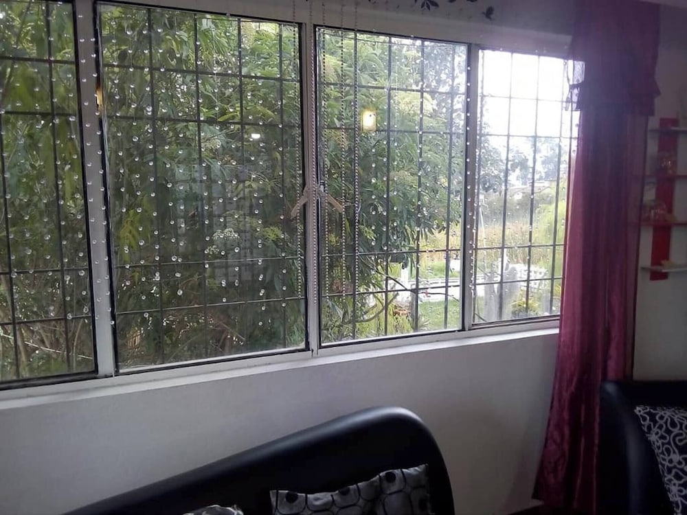 Room-serene Oasis in Pasto Cozy Guest Ro