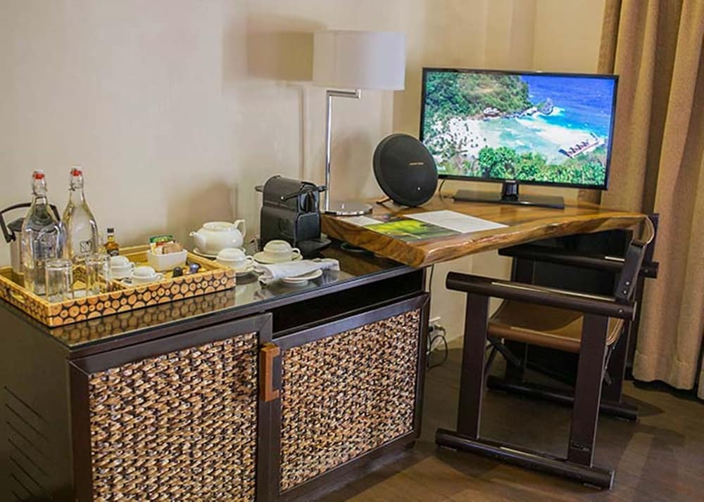Cauayan Island Resort