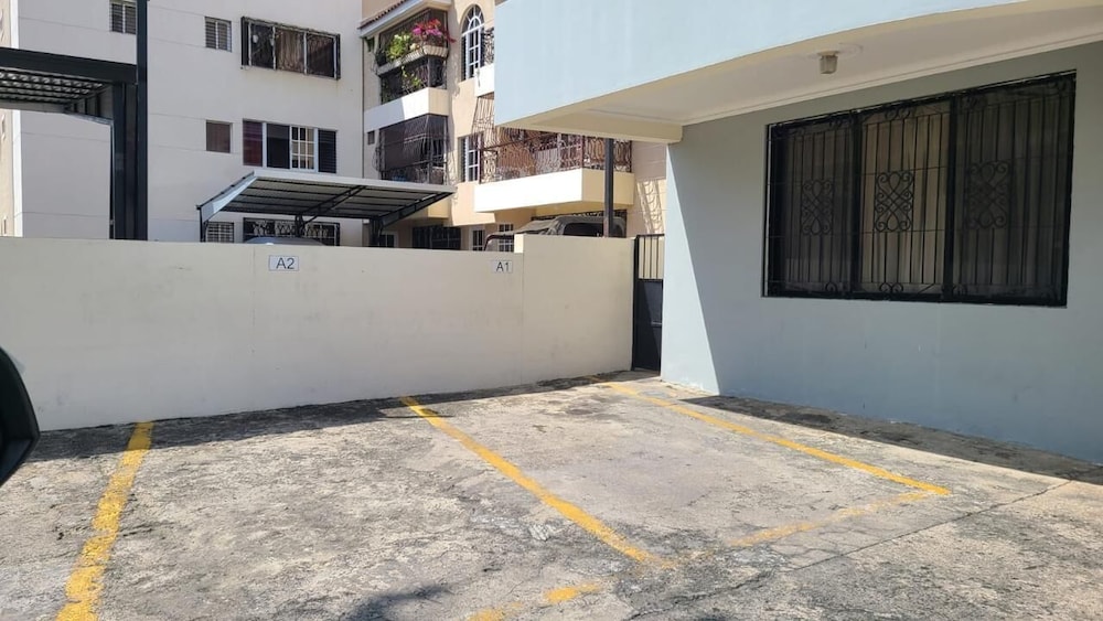 Seguridad a 2 minutos del monumento