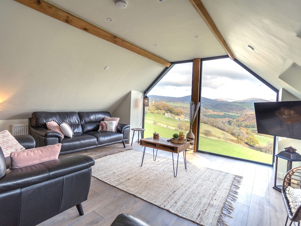 Tyn Llwyn Barn