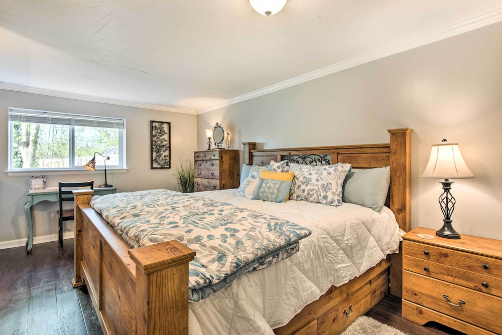 Lakewood Studio Near the Denver Zoo w/ Fire Pit! - Property Image 21