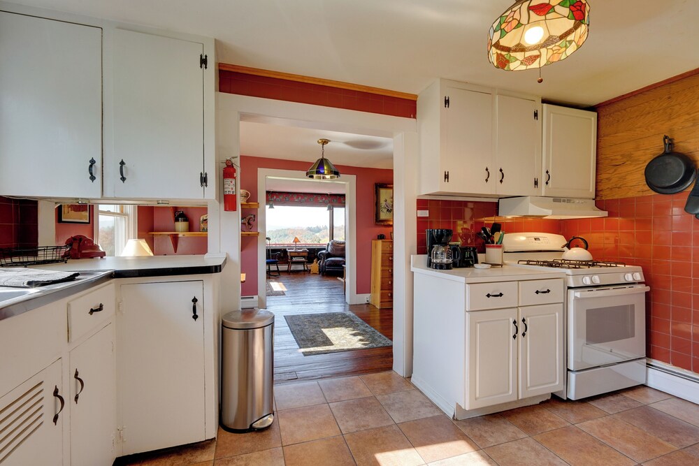 'john's Farmhouse in Mount Snow' on 120 Acres!