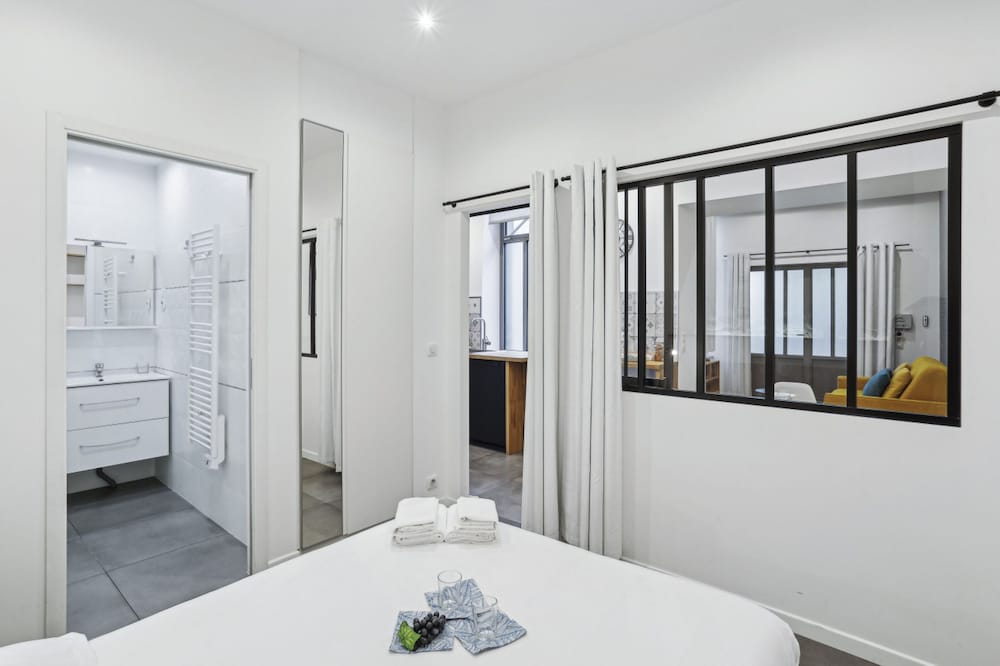 Lavie Maison House in the Marais Family