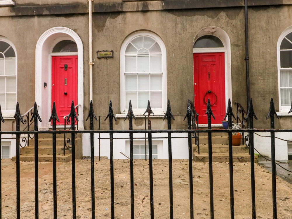 Flat 1, Belmont