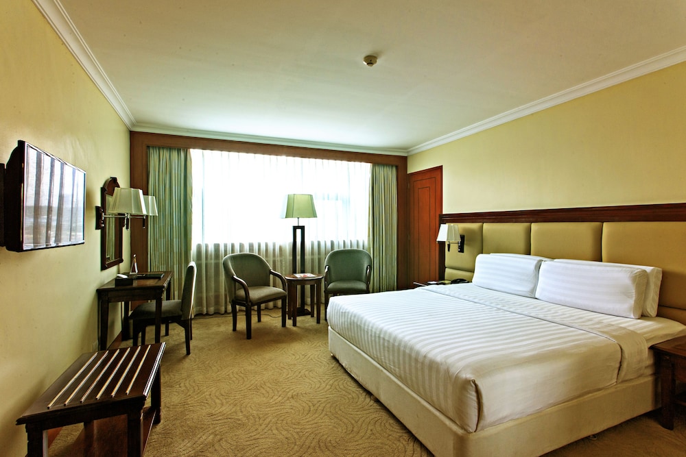 Cebu Vacations - Cebu Parklane International Hotel - Property Image 54
