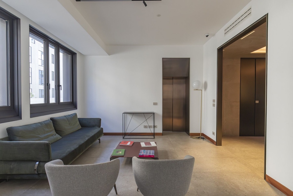 San Babila Central Tower by Rentopolis - High-end 1bdr with panoramic terrace overlooking Duomo