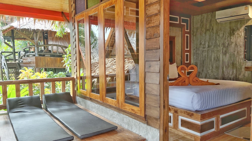 Phi Phi Relax Beach Resort