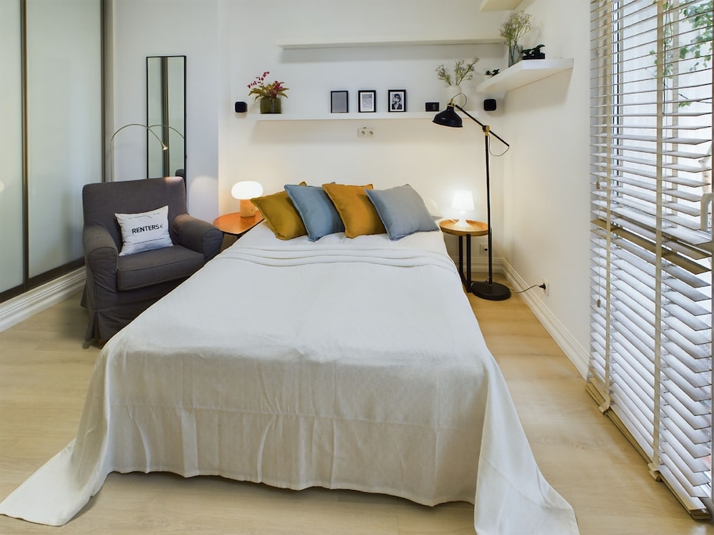 Cosy Studio for 2 by Renters view 4