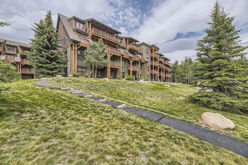 2652 Tenderfoot Lodge 3 Bedroom Condo by RedAwning view 5