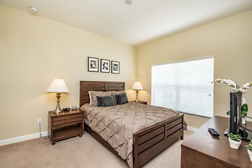 Townhome in Champions Gate Resort 2827 - Image 2
