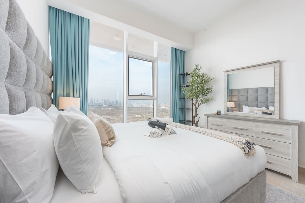 Sophisticated 1 Bedroom Apartment in Bloom Tower B