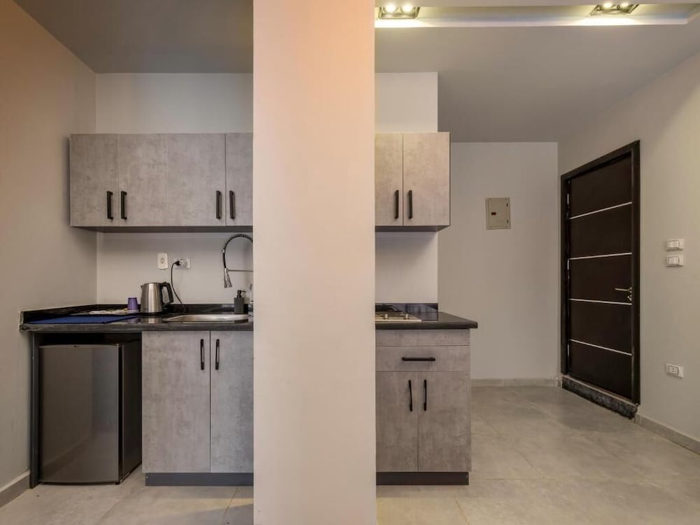 Travelholic Residence Golden Gates