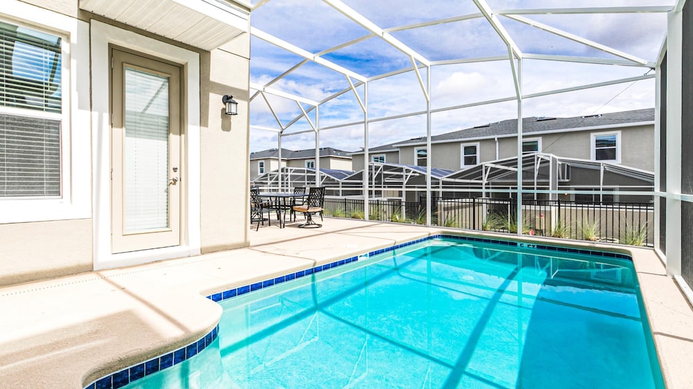 Championsgate 5br Pool Home Near Disney