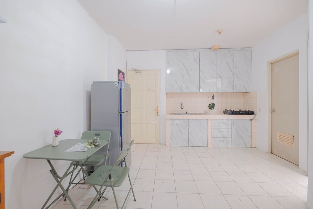 Homey And Simply Look 1Br Puri Garden Apartment