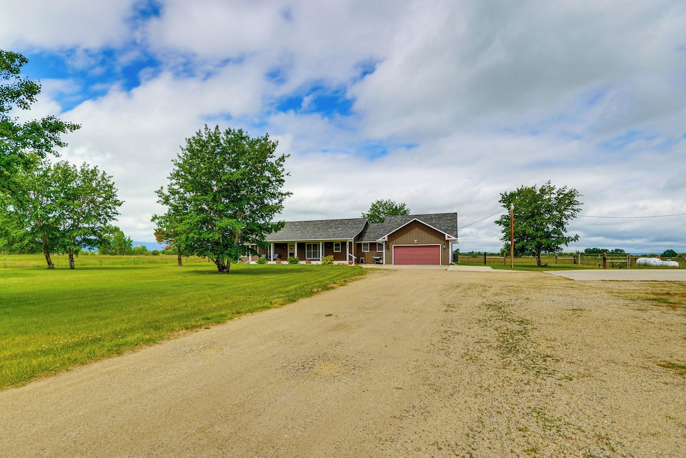 Lovely Roberts Home w/ Patio & Mountain Views! view 3