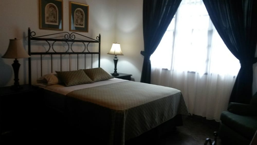 Casa Colonial Bed And Breakfast