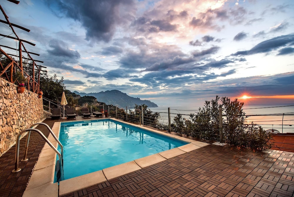 Villa Gioiello - Sea View Pool With Chromotherapy photo 2