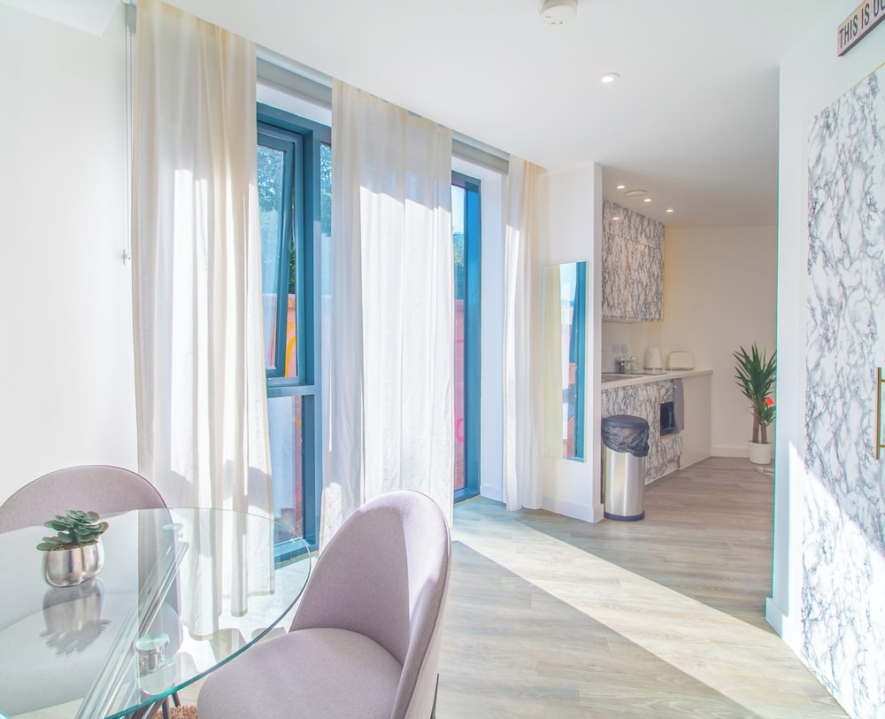 Sheffield City Apartment Retreat