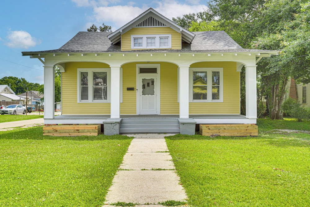 Walk to Restaurants & Shops: Dtwn Franklin Retreat
