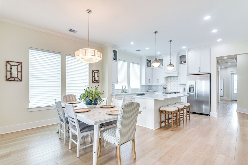 Walk to Beach: Galveston Gem w/ Pool Access