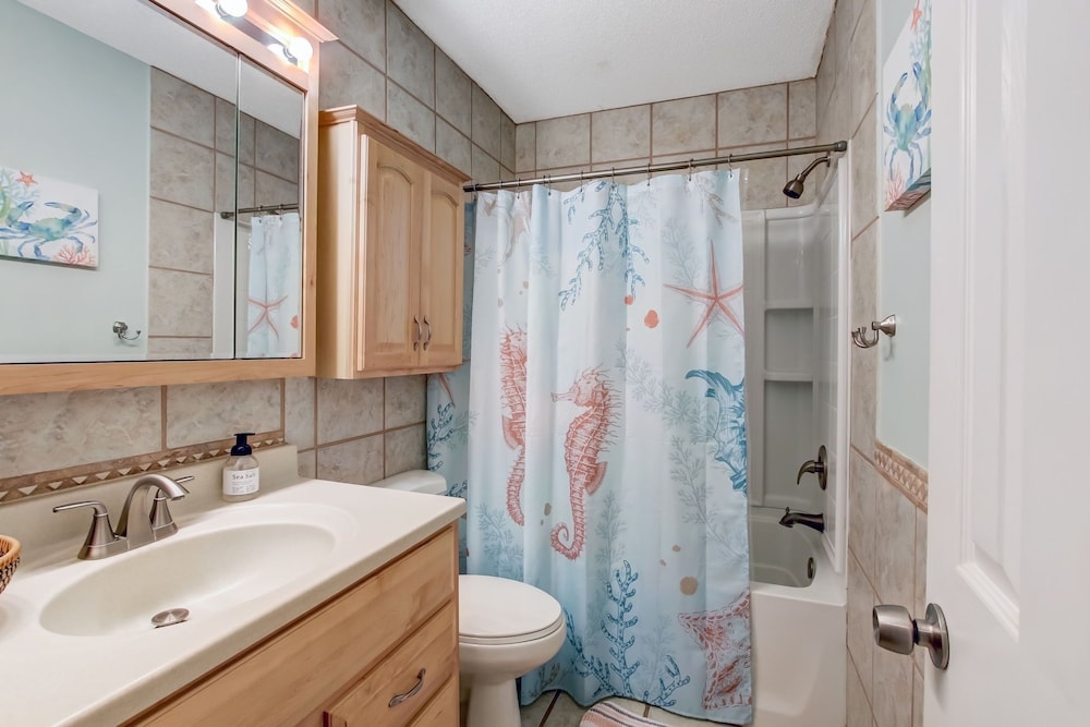 Amelia Landings 9f 2 Bedroom Condo