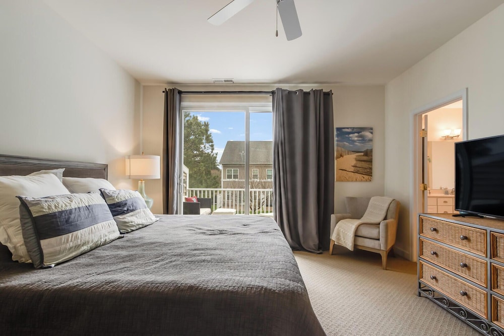 Smithfield Court 2 #102