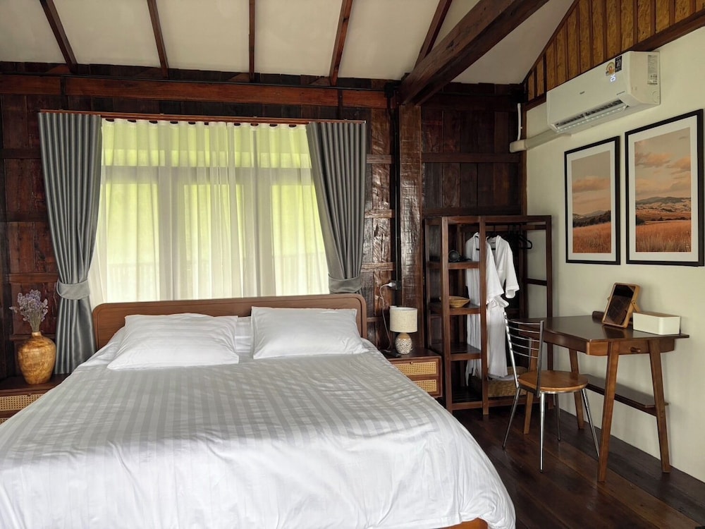 Baan Lhong View Lay