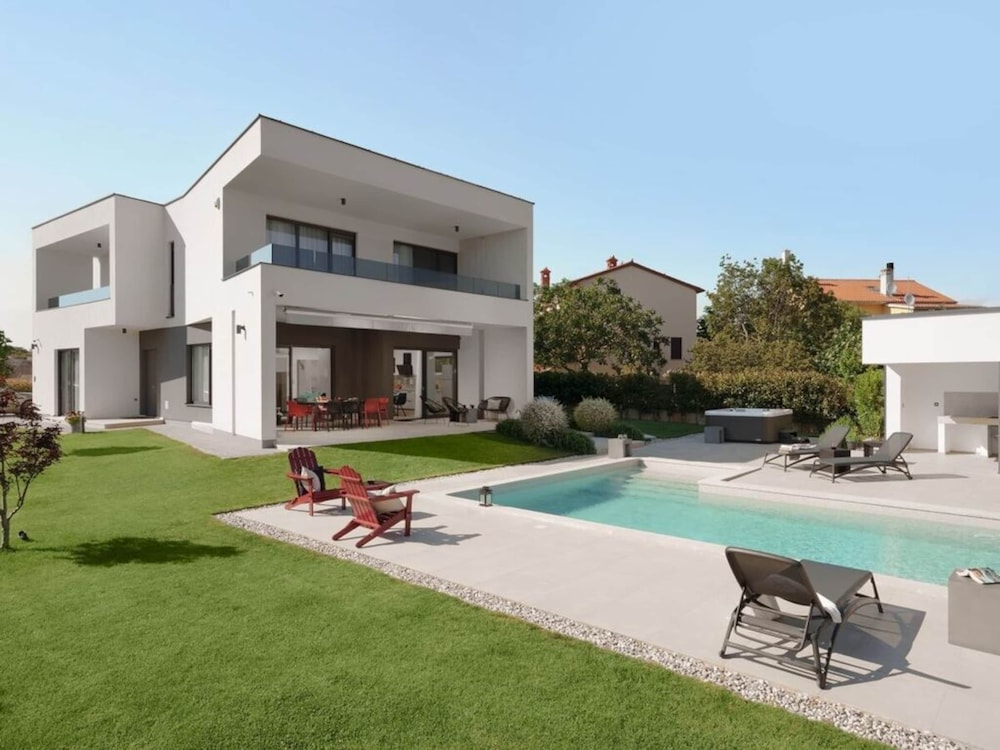 Zen Comfortable Holiday Residence