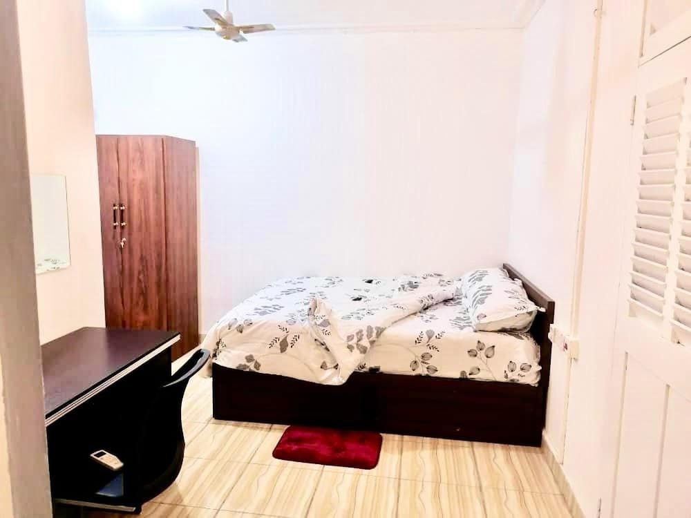 1 Bed House Private Compound With Off Road Parking view 2